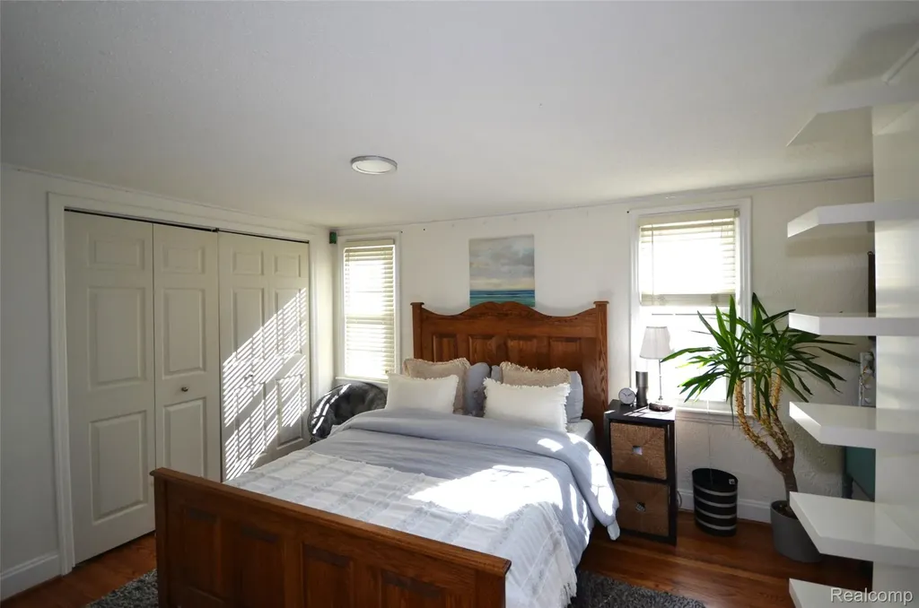 1268 Davis Avenue Birmingham City MI 48009
