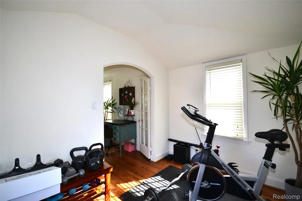 1268 Davis Avenue Birmingham City MI 48009