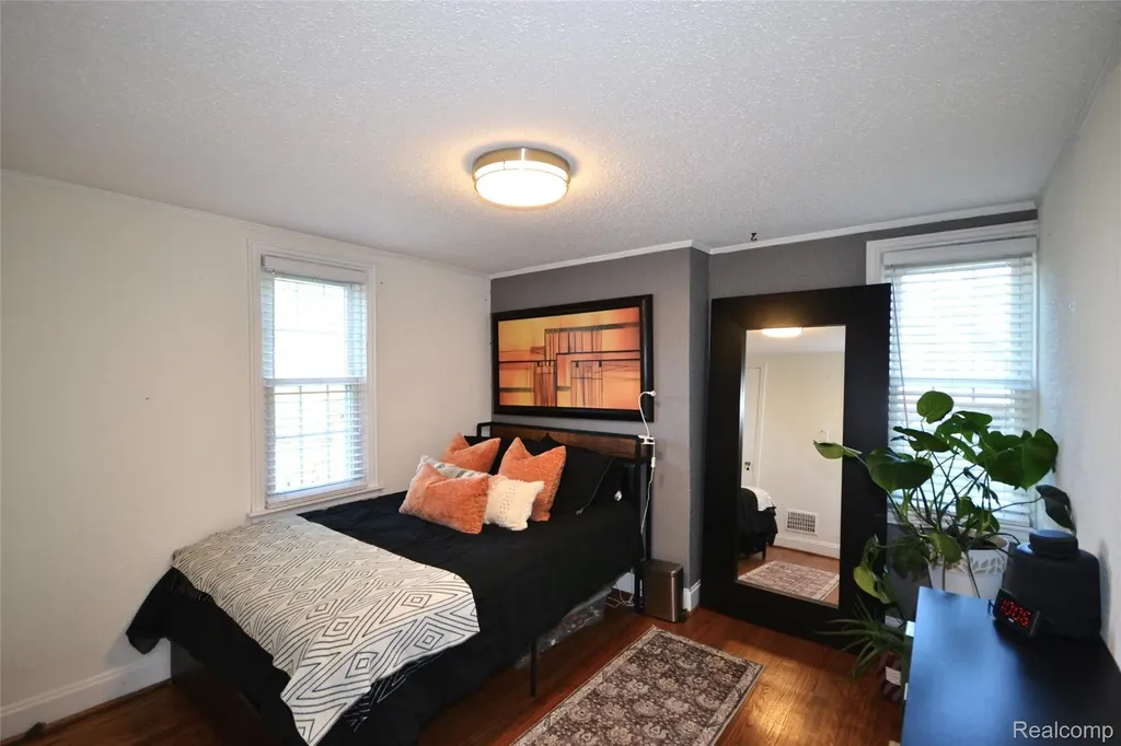 1268 Davis Avenue Birmingham City MI 48009
