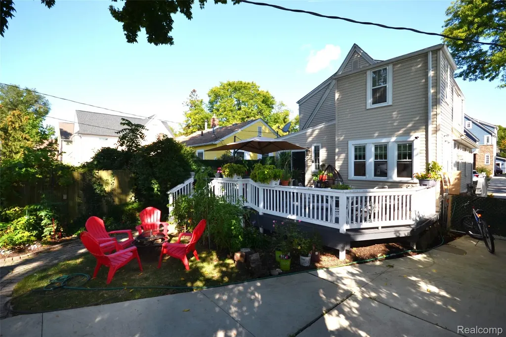 1268 Davis Avenue Birmingham City MI 48009