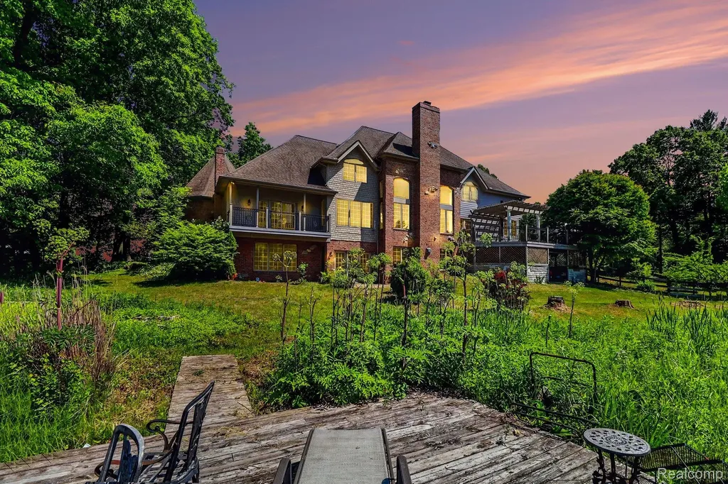 16400 Easudes Road Sharon Township MI 49240