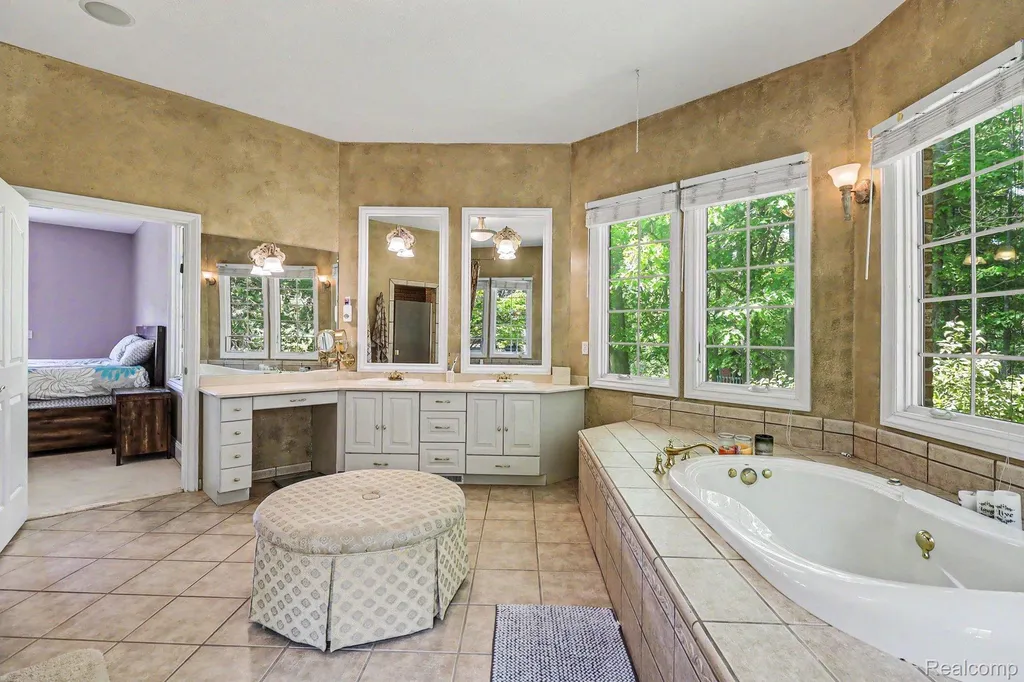 16400 Easudes Road Sharon Township MI 49240