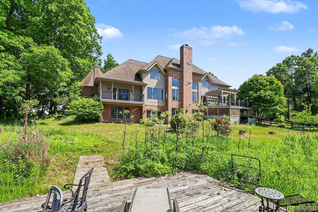 16400 Easudes Road Sharon Township MI 49240