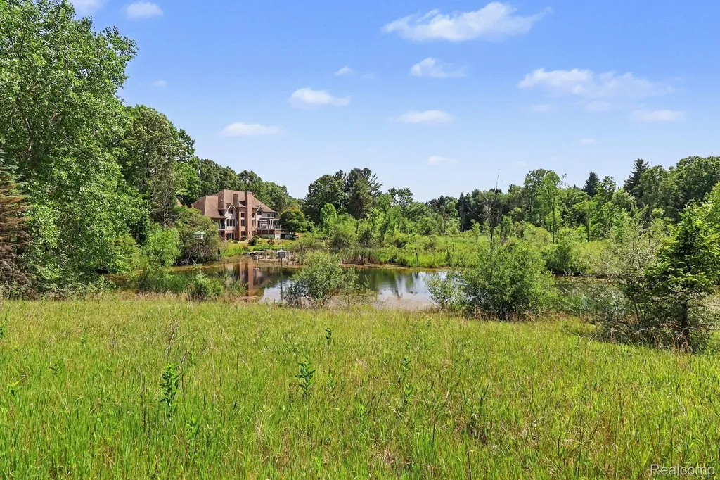 16400 Easudes Road Sharon Township MI 49240