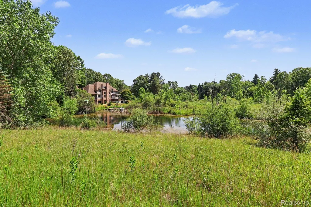 16400 Easudes Road Sharon Township MI 49240