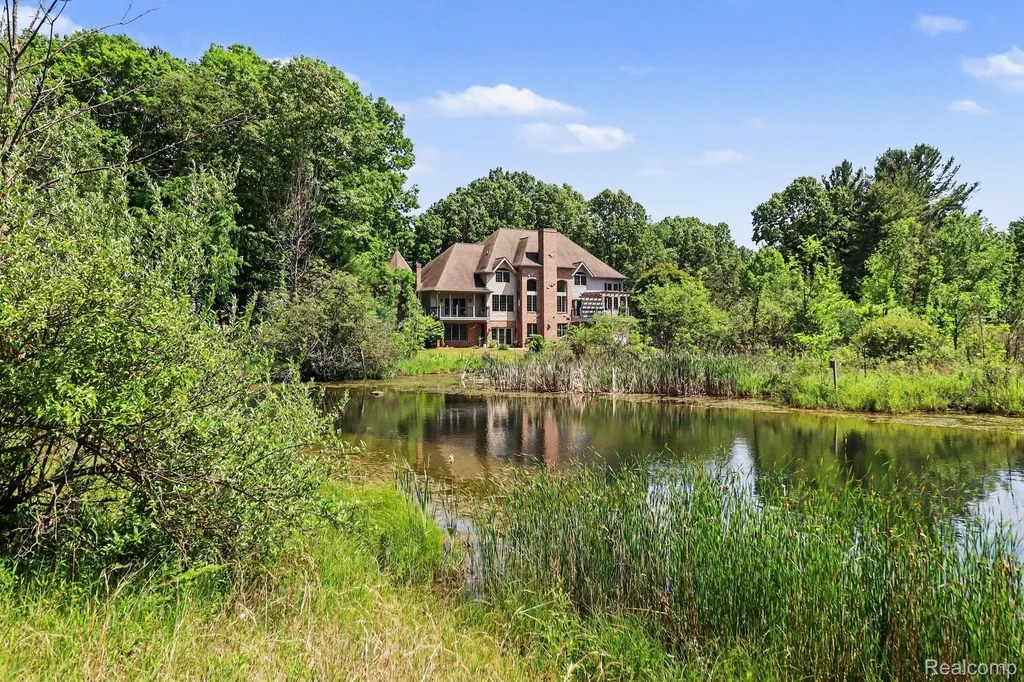 16400 Easudes Road Sharon Township MI 49240