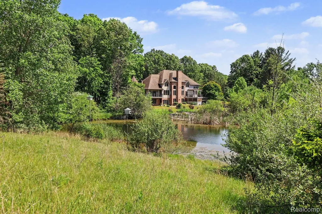 16400 Easudes Road Sharon Township MI 49240