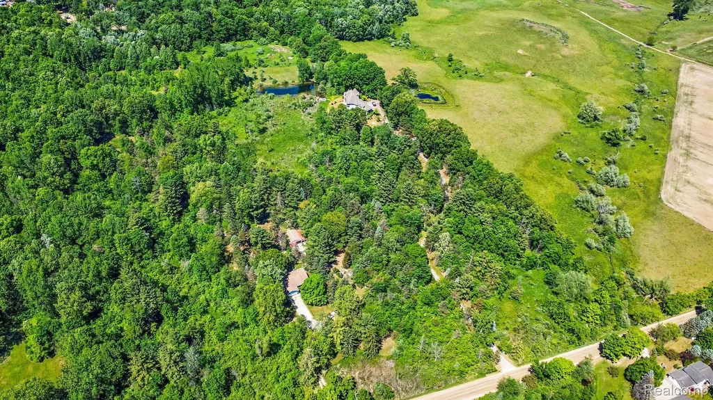 16400 Easudes Road Sharon Township MI 49240