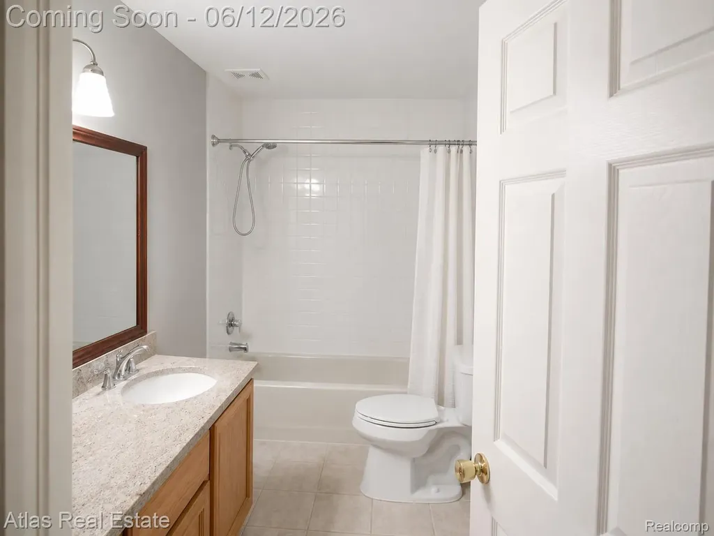 1031 Maya Court Troy City MI 48085
