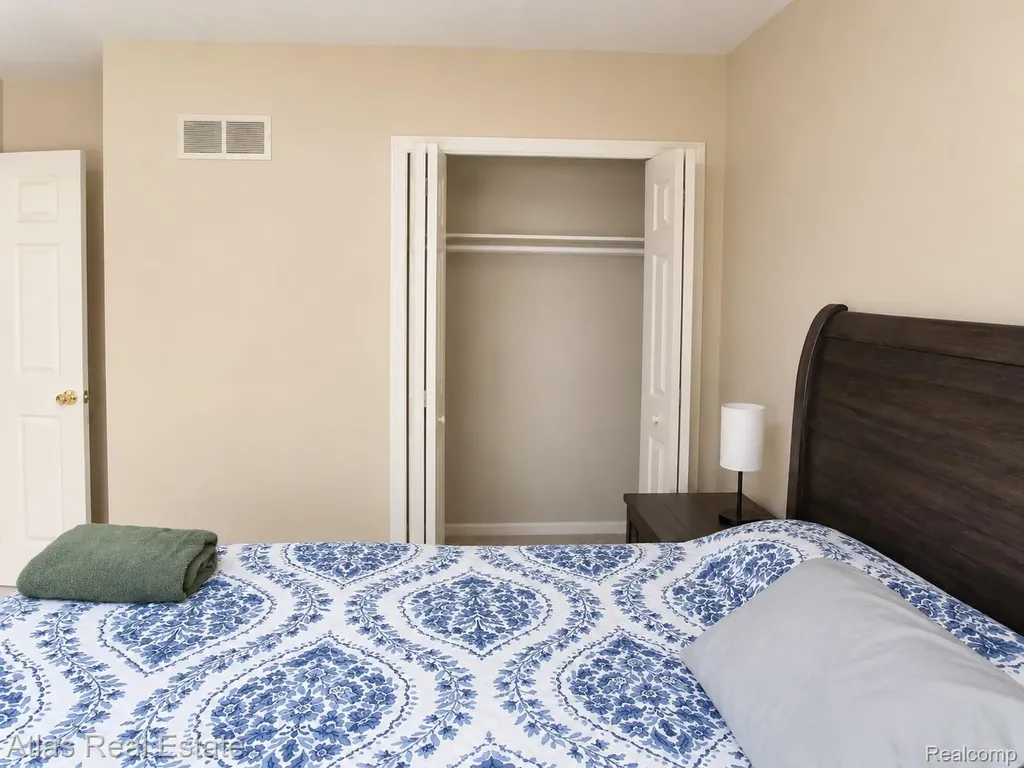 1031 Maya Court Troy City MI 48085