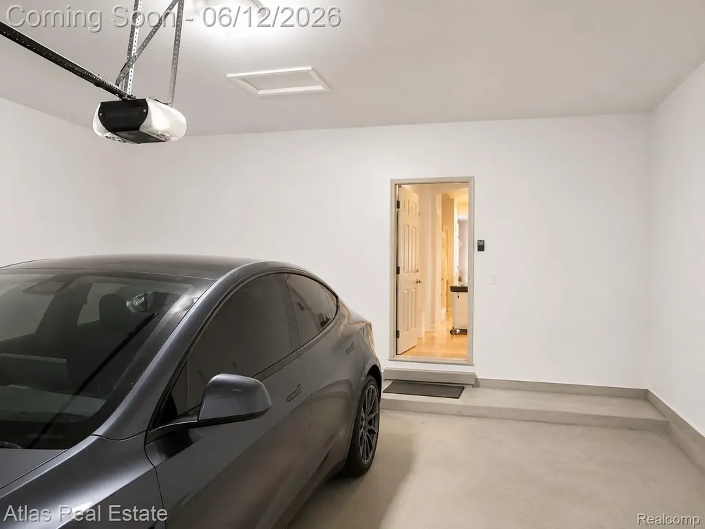 1031 Maya Court Troy City MI 48085