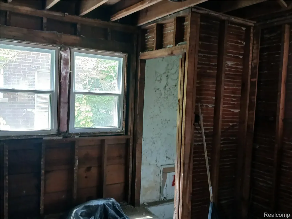 12796 Stoepel Detroit City MI 48238