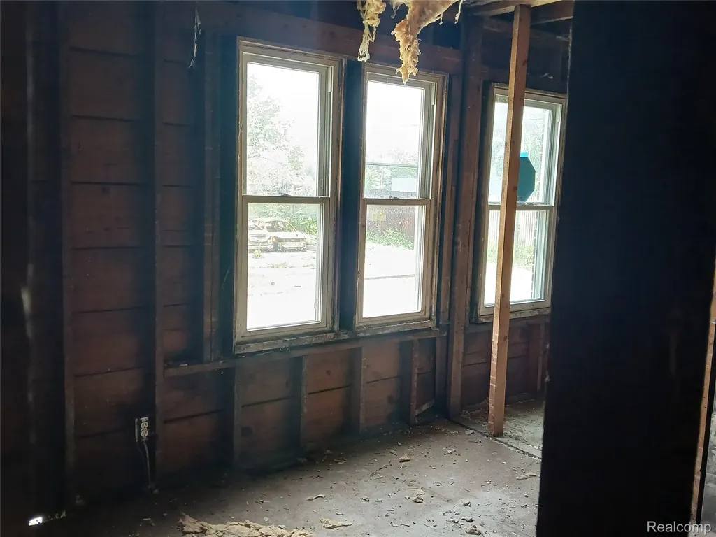 12796 Stoepel Detroit City MI 48238