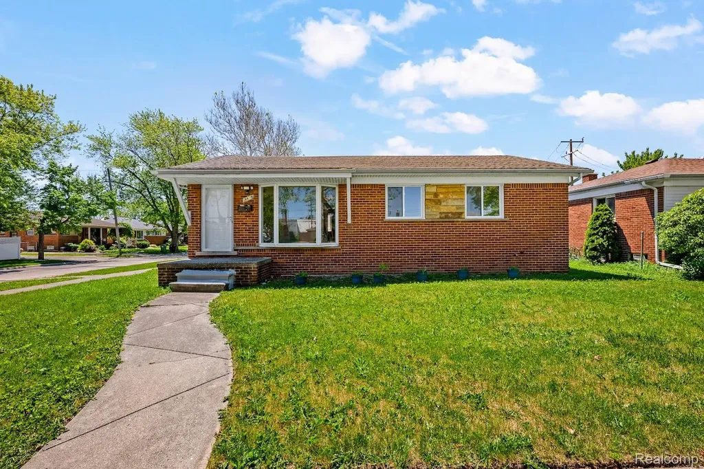14459 Balsam Street Southgate City MI 48195