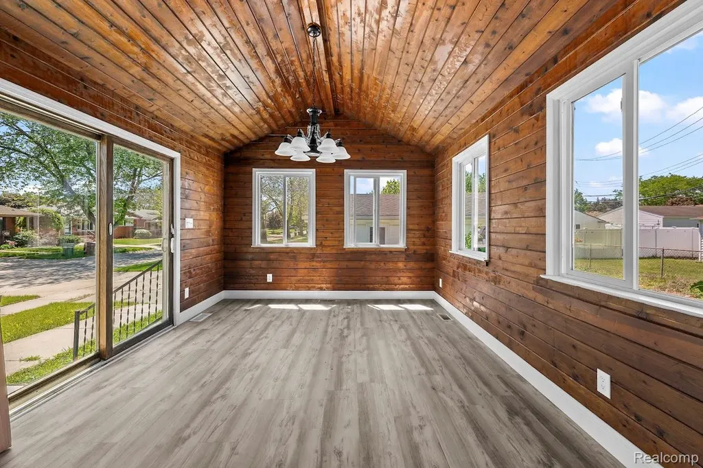 14459 Balsam Street Southgate City MI 48195