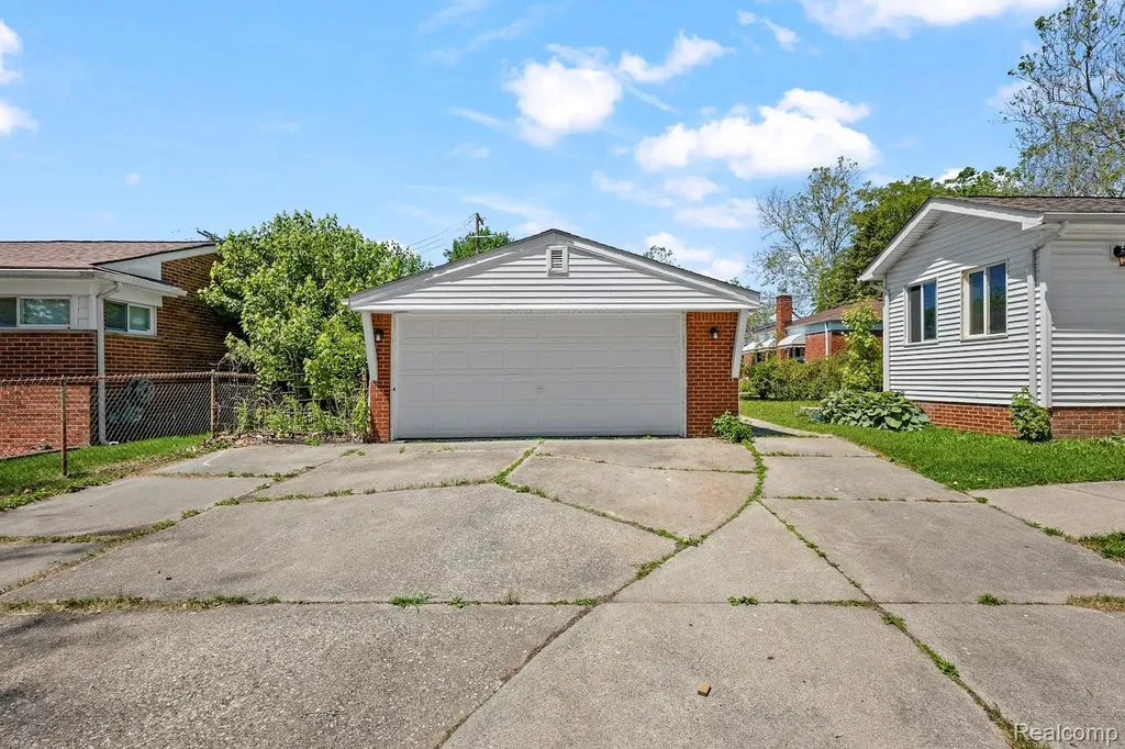 14459 Balsam Street Southgate City MI 48195