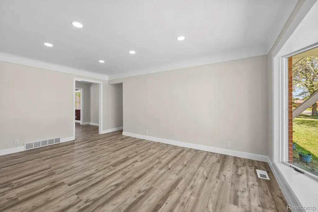 14459 Balsam Street Southgate City MI 48195