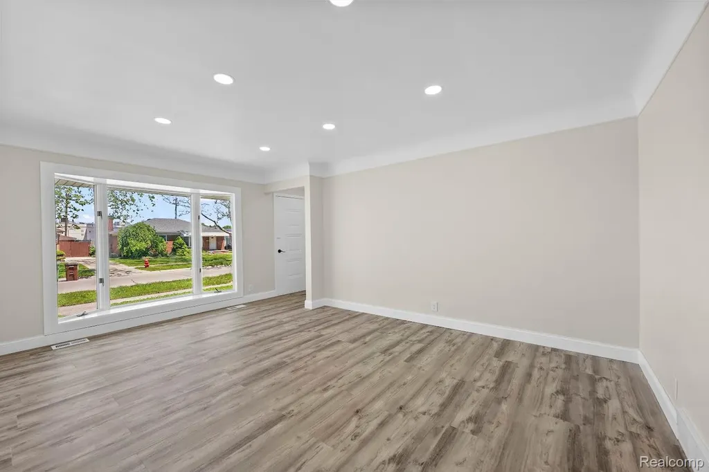 14459 Balsam Street Southgate City MI 48195