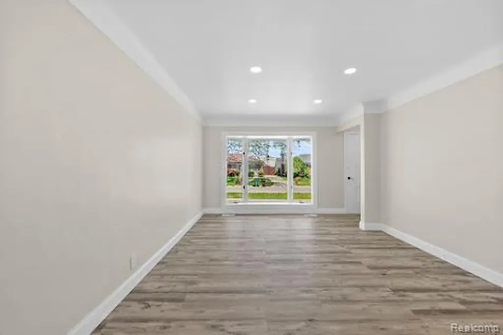 14459 Balsam Street Southgate City MI 48195