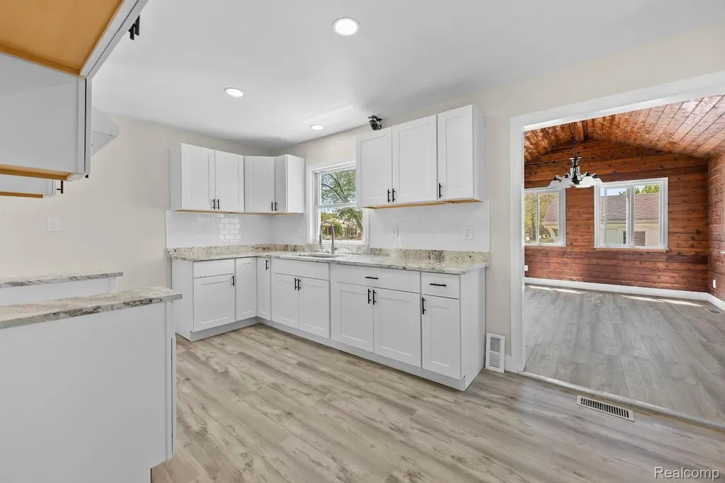 14459 Balsam Street Southgate City MI 48195