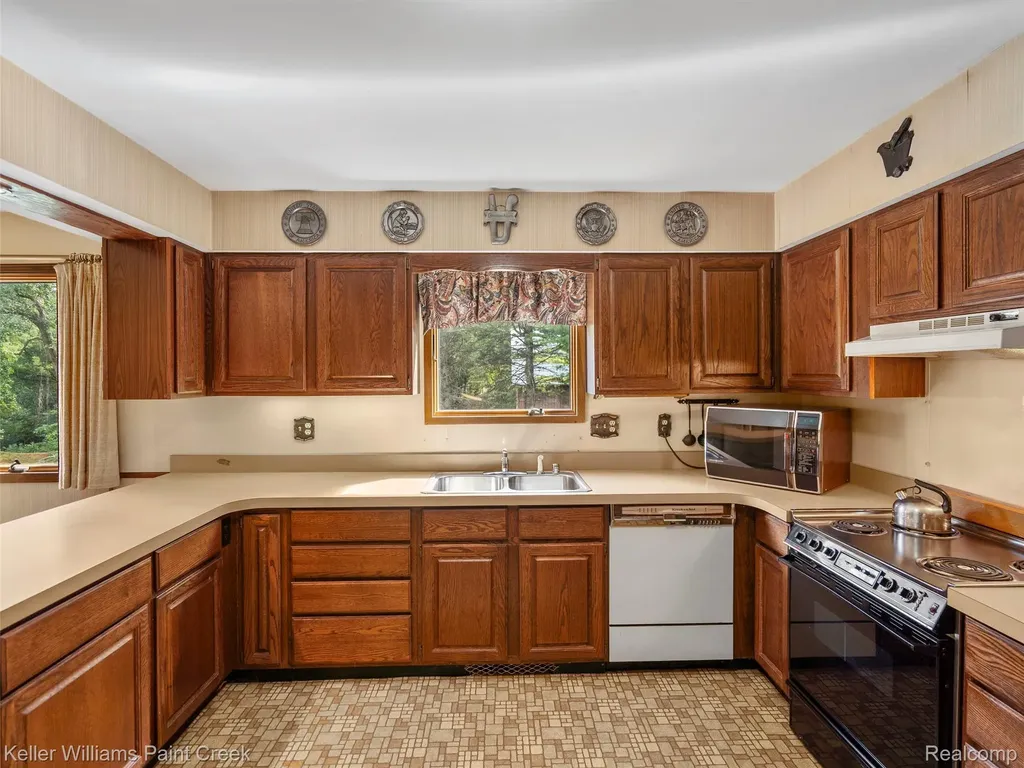 5500 Seymour Lake Road Brandon Charter Township MI 48371