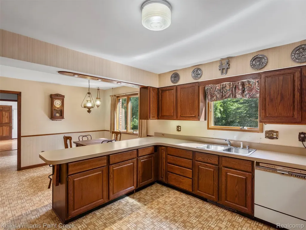 5500 Seymour Lake Road Brandon Charter Township MI 48371