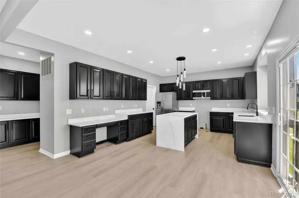 8862 Prairie Street York Charter Township MI 48197