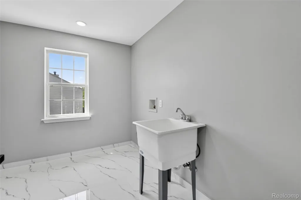 8862 Prairie Street York Charter Township MI 48197