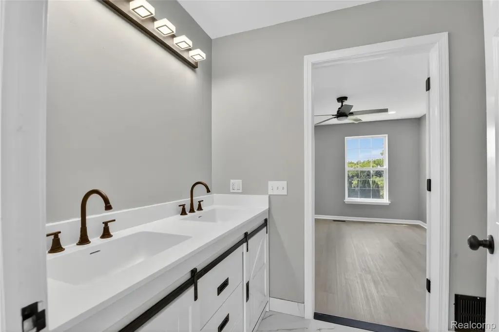 8862 Prairie Street York Charter Township MI 48197