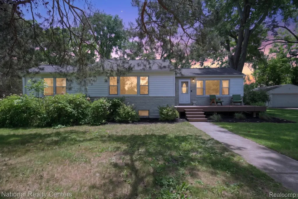 2465 Fairbury Wixom City MI 48393