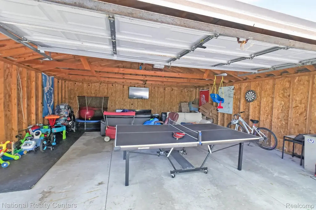 2465 Fairbury Wixom City MI 48393