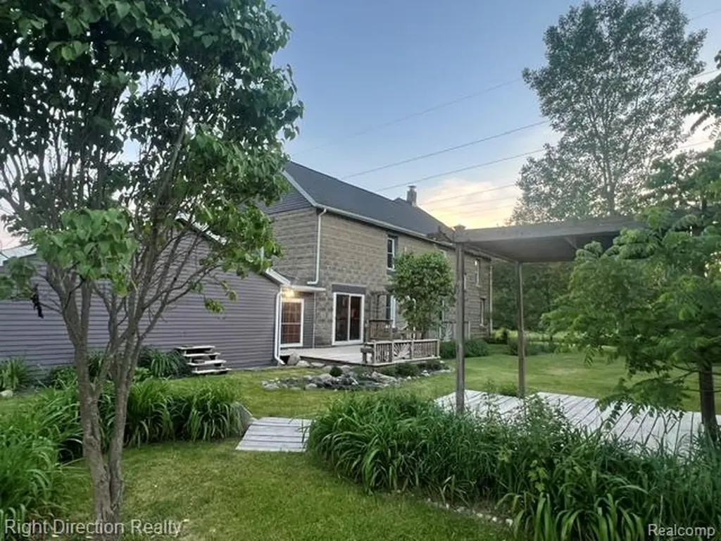 2601 Beck Road Genoa Township MI 48843