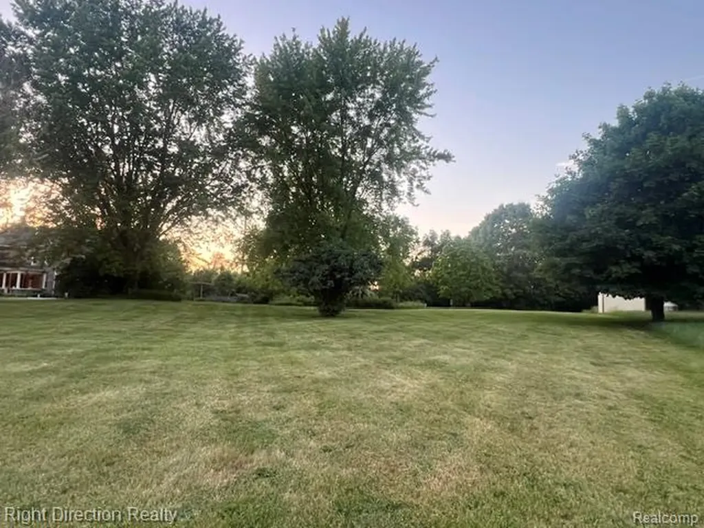 2601 Beck Road Genoa Township MI 48843