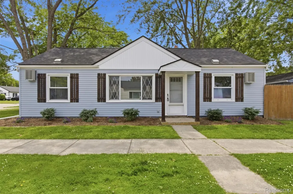 26375 Waldorf Street Roseville City MI 48066