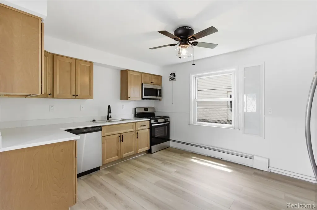 26375 Waldorf Street Roseville City MI 48066