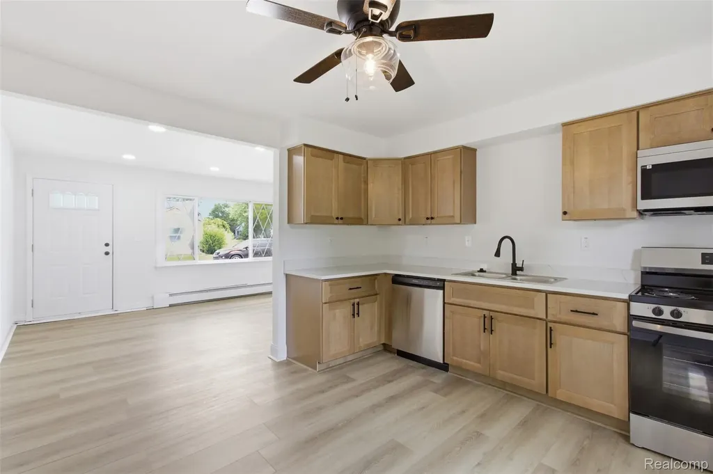26375 Waldorf Street Roseville City MI 48066
