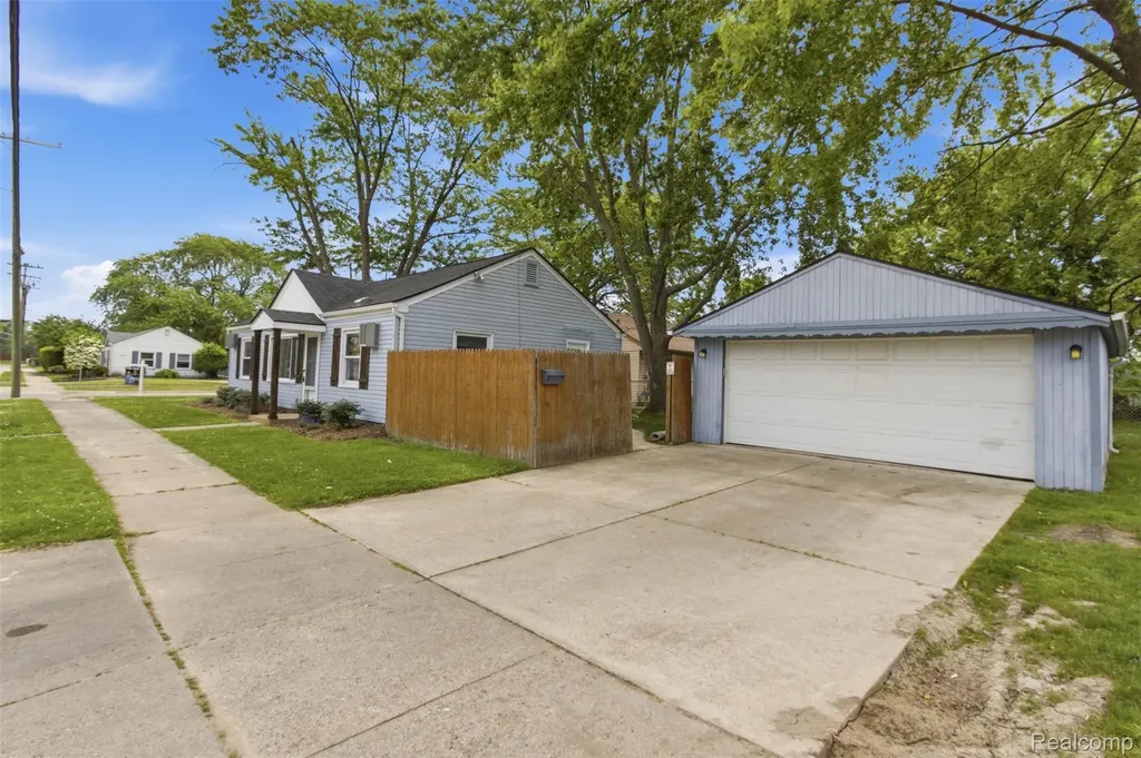 26375 Waldorf Street Roseville City MI 48066