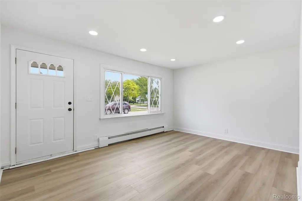 26375 Waldorf Street Roseville City MI 48066