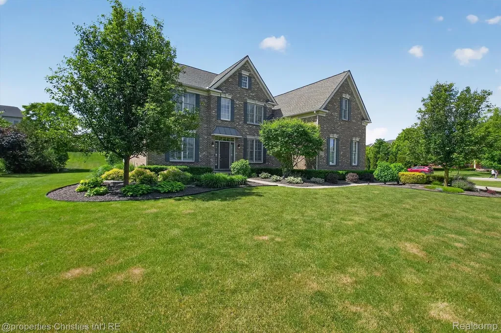 46592 Pinehurst Circle N Northville Township MI 48168