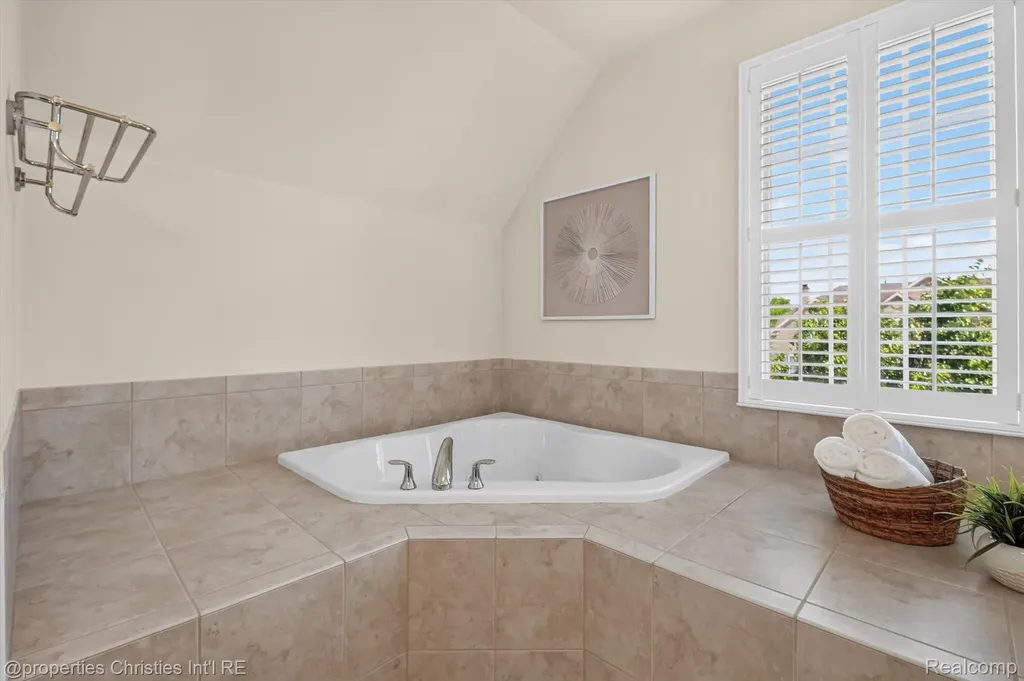 46592 Pinehurst Circle N Northville Township MI 48168
