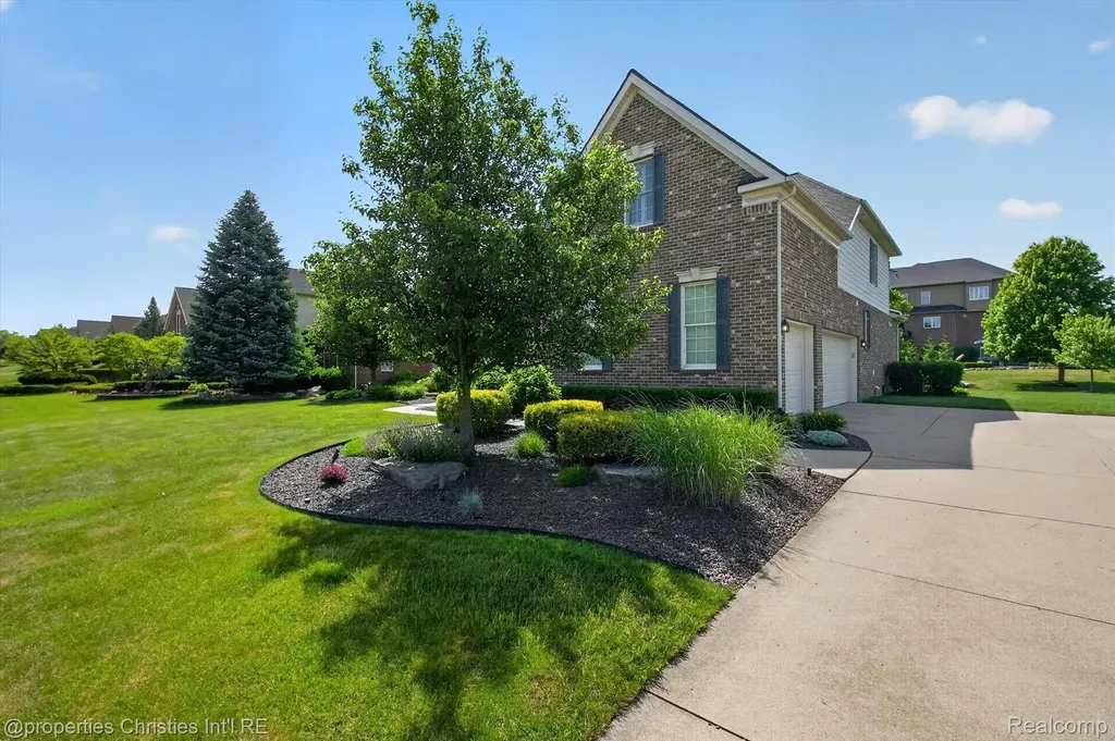 46592 Pinehurst Circle N Northville Township MI 48168