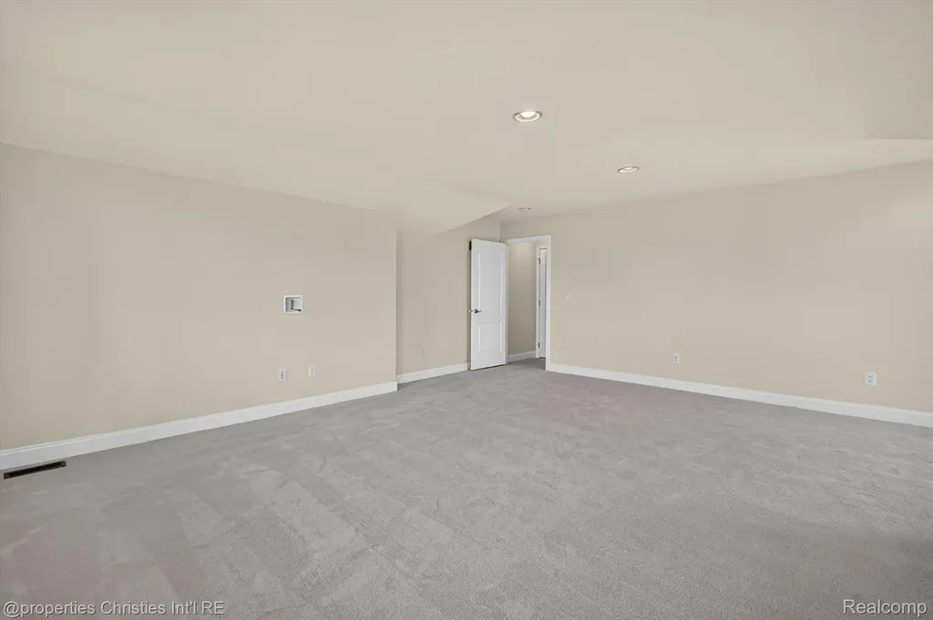 46592 Pinehurst Circle N Northville Township MI 48168