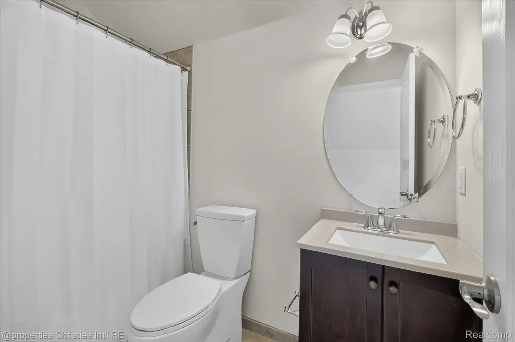 46592 Pinehurst Circle N Northville Township MI 48168