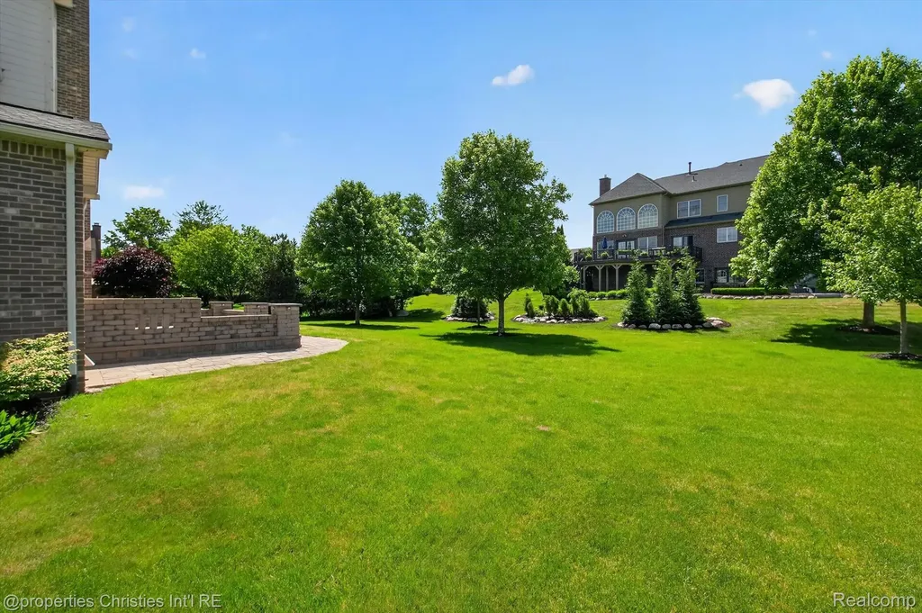 46592 Pinehurst Circle N Northville Township MI 48168