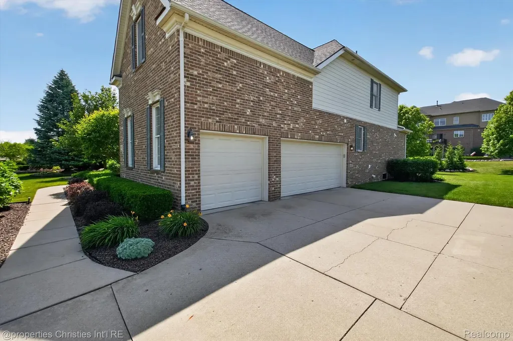 46592 Pinehurst Circle N Northville Township MI 48168