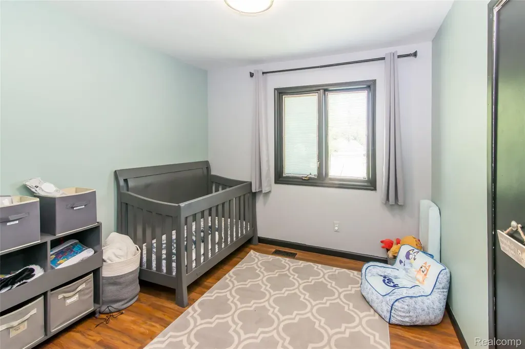 32704 Ann Arbor Trail Westland City MI 48185