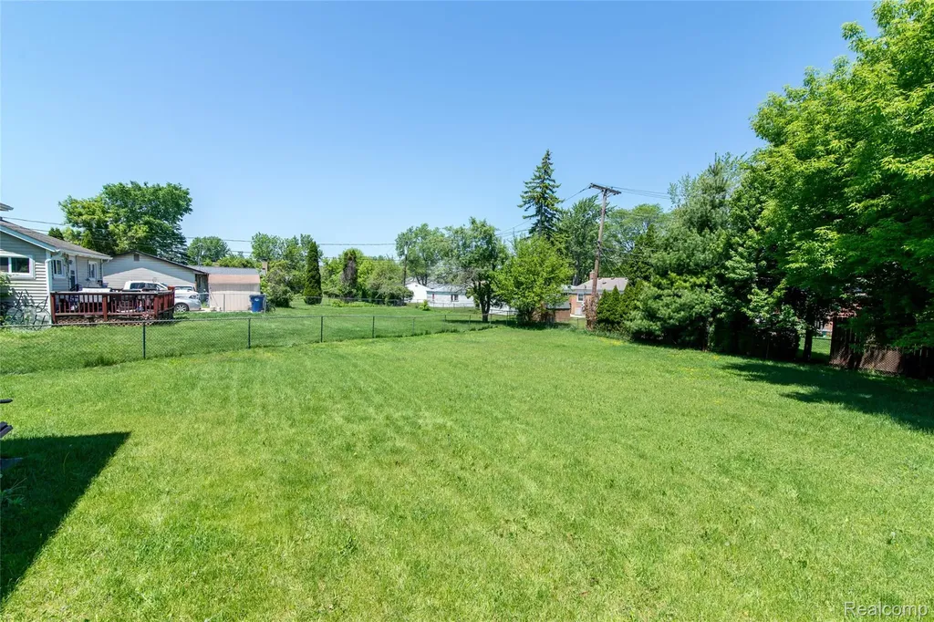 32704 Ann Arbor Trail Westland City MI 48185