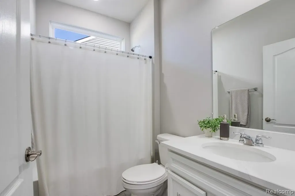 42504 Arbor Drive Clinton Charter Township MI 48038