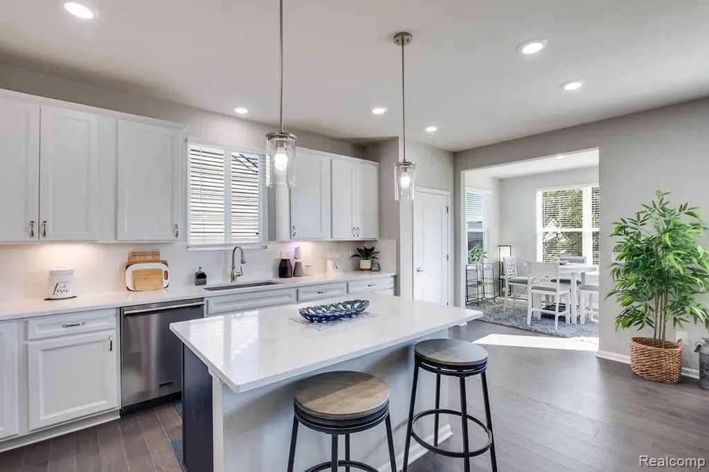 42504 Arbor Drive Clinton Charter Township MI 48038