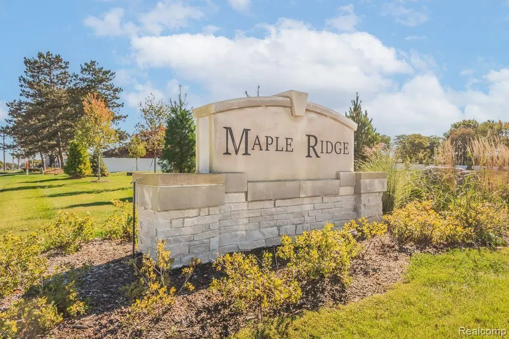 42504 Arbor Drive Clinton Charter Township MI 48038